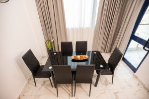 Dinning table - Apex suites